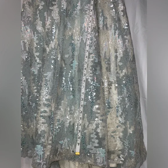 MAC DUGGAL Long Sleeve Sequin Gown - Picture 13 of 14